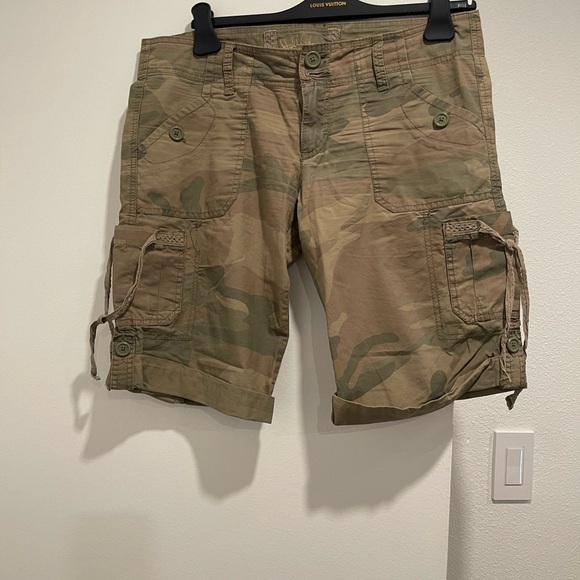 Hollister‎ Tan Camouflage Cargo Shorts - Picture 1 of 5